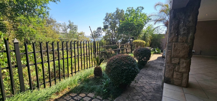 5 Bedroom Property for Sale in Birdwood Estate North West